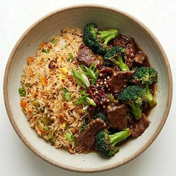 Garlic oyster beef & broccoli with burnt garlic rice